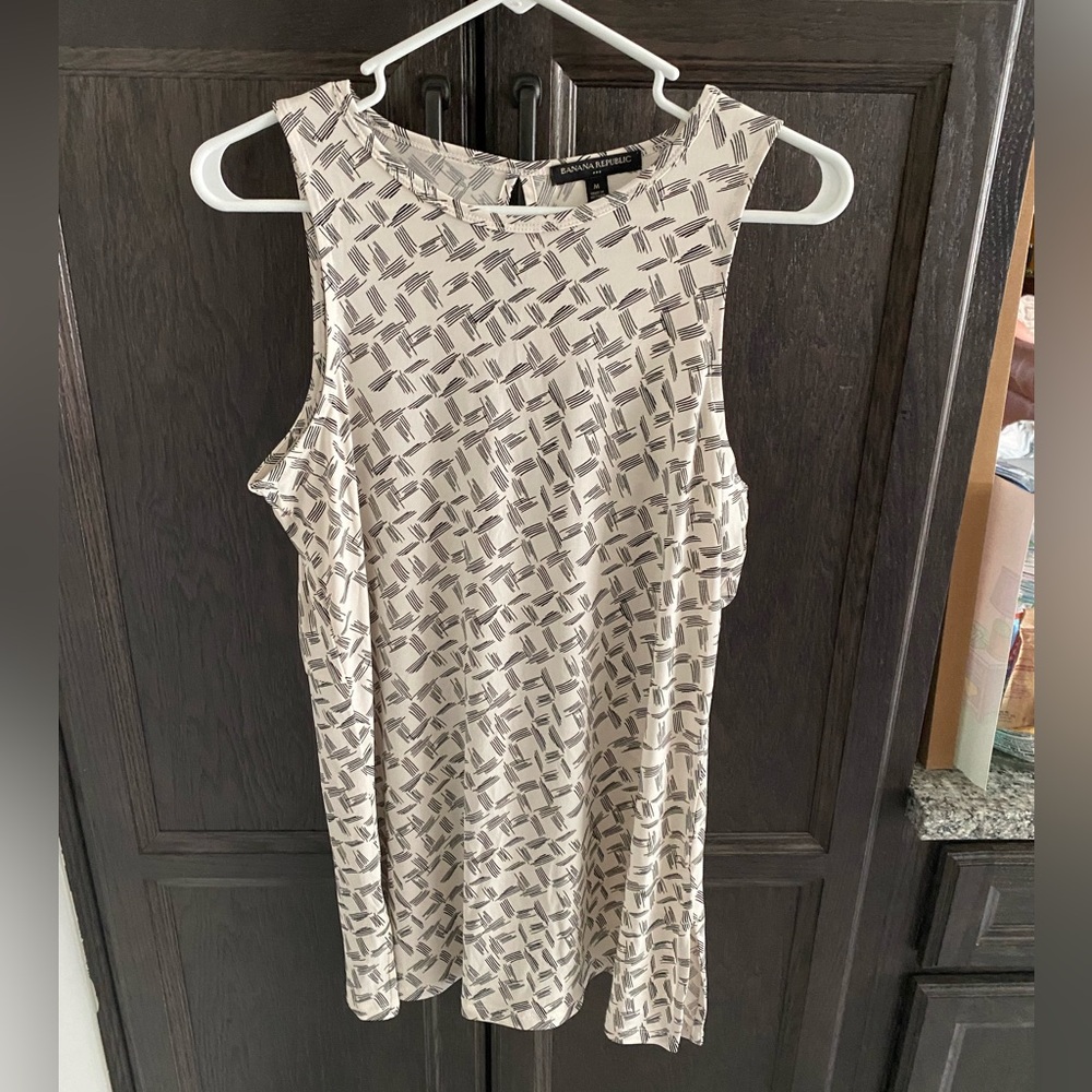 Banana Republic shell size M